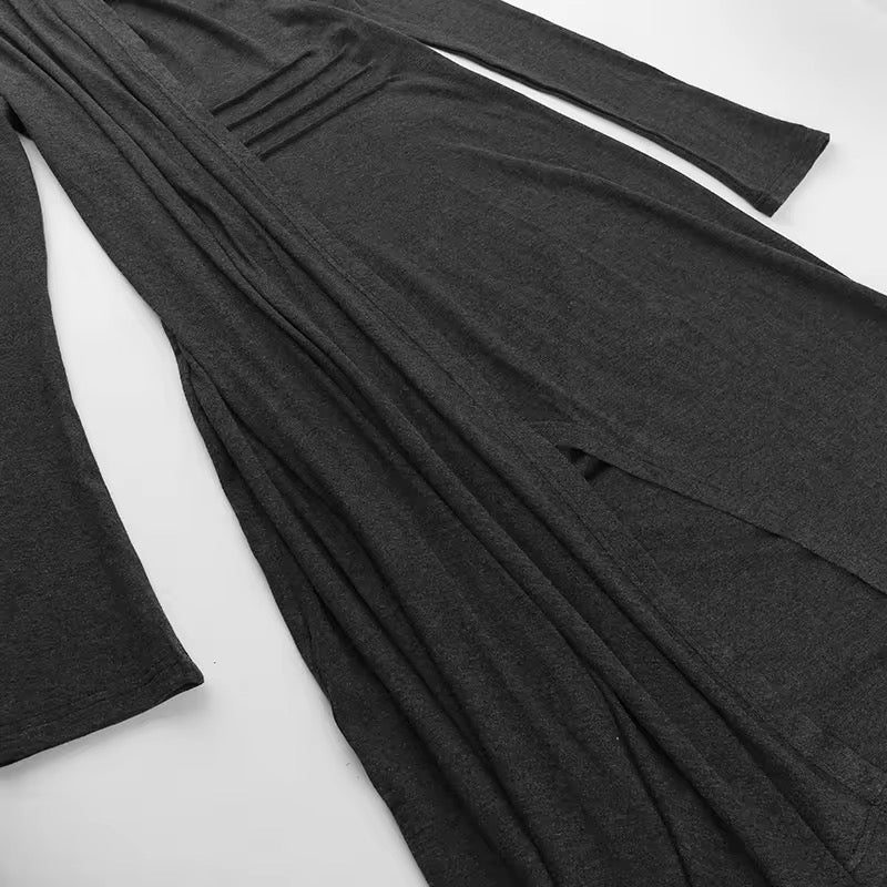 GIULIA – Figure-hugging dress with integrated cape and slit